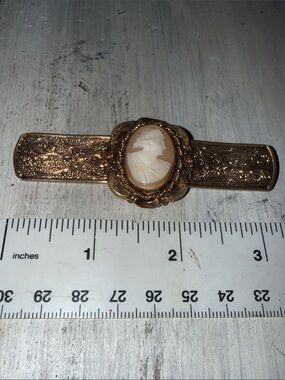 Vintage Gold Cameo Brooch with Cream Cameo